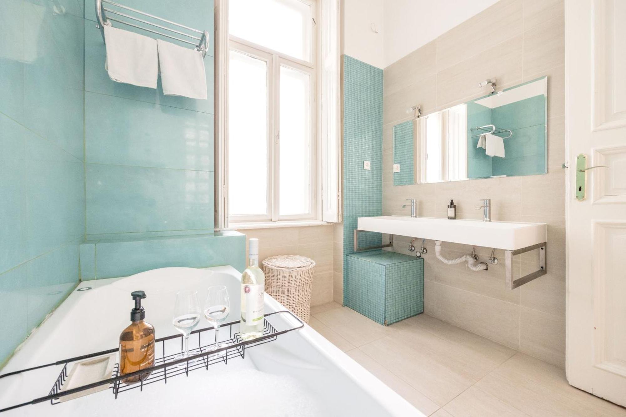 Wellness Retreat With Sauna & Jacuzzi - 1 Min To Opera Budapest Exterior foto